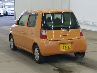Daihatsu Esse