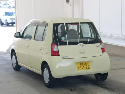 Daihatsu Esse