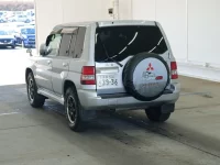 Mitsubishi PAJERO IO лот № 2553 оценка 4  с аукциона в Японии 1