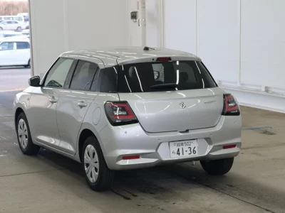 Suzuki SWIFT  с аукциона в Японии