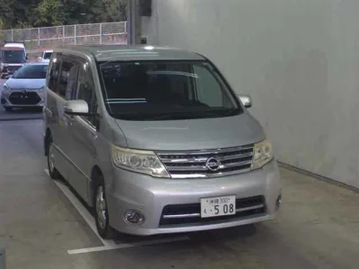 Nissan SERENA  с аукциона в Японии