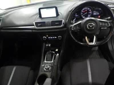 Mazda AXELA  с аукциона в Японии