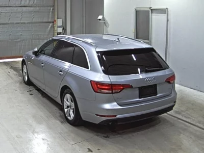 Audi A4  с аукциона в Японии