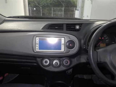 Toyota VITZ  с аукциона в Японии