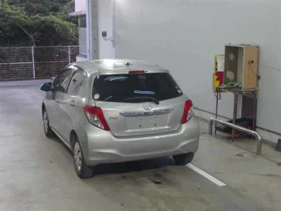 Toyota VITZ  с аукциона в Японии