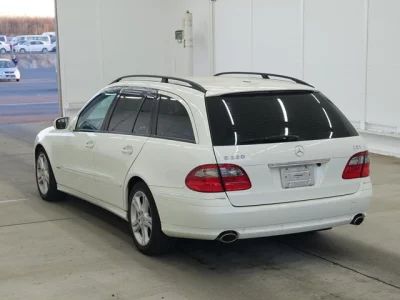 Mercedes-Benz E CLASS WAGON