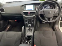 Volvo V40 лот № 5052 оценка 3.5  с аукциона в Японии 4