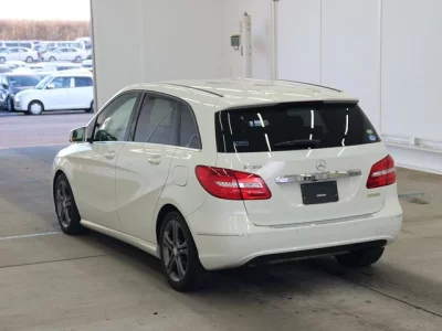 Mercedes-Benz B CLASS