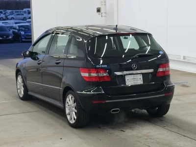 Mercedes-Benz B CLASS