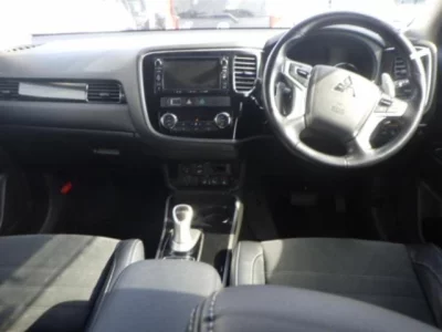 Mitsubishi OUTLANDER PHEV