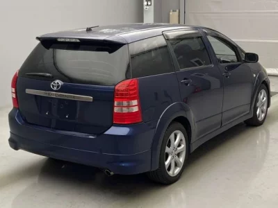 Toyota WISH  с аукциона в Японии