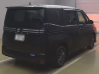 Toyota VOXY лот № 72009 оценка 4.5  с аукциона в Японии 1