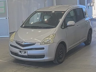 Toyota RACTIS  с аукциона в Японии