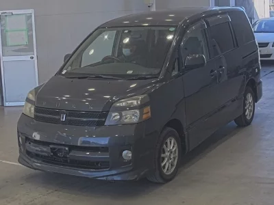 Toyota VOXY  с аукциона в Японии