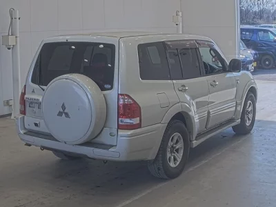 Mitsubishi PAJERO