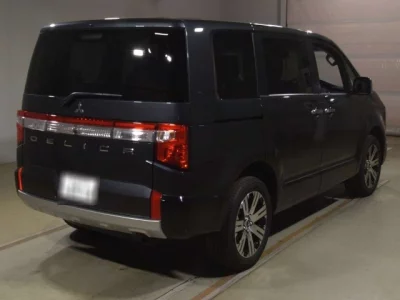 Mitsubishi DELICA D5