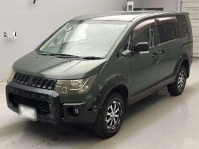 Mitsubishi DELICA D5