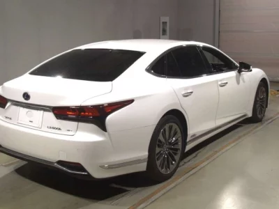 Lexus LS  с аукциона в Японии