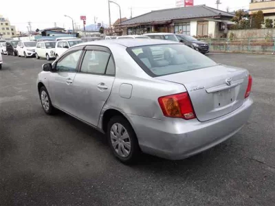 Toyota COROLLA AXIO  с аукциона в Японии