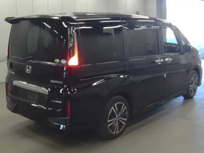 Honda STEP WAGON  с аукциона в Японии
