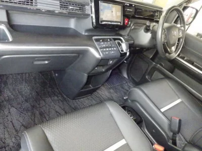 Honda STEP WAGON  с аукциона в Японии