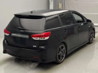 Toyota WISH  с аукциона в Японии