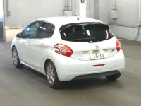 Peugeot 208 лот № 11 оценка 3.5  с аукциона в Японии 4