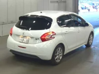 Peugeot 208 лот № 11 оценка 3.5  с аукциона в Японии 1