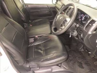 Toyota HIACE VAN лот № 10030 оценка R  с аукциона в Японии 4