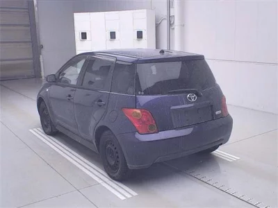 Toyota IST