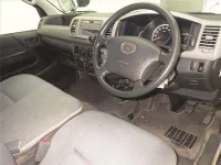 Toyota HIACE VAN лот № 70073 оценка R  с аукциона в Японии 2