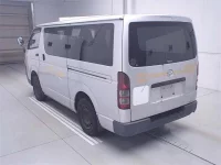 Toyota HIACE VAN лот № 70073 оценка R  с аукциона в Японии 1