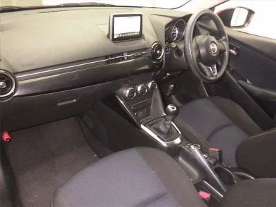 Mazda DEMIO  с аукциона в Японии