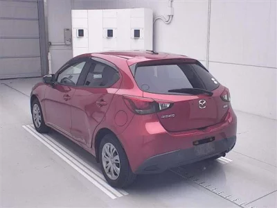 Mazda DEMIO  с аукциона в Японии