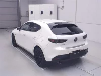 Mazda MAZDA3 лот № 70119 оценка R  с аукциона в Японии 1