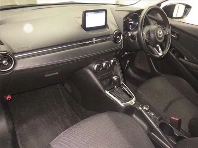 Mazda DEMIO  с аукциона в Японии