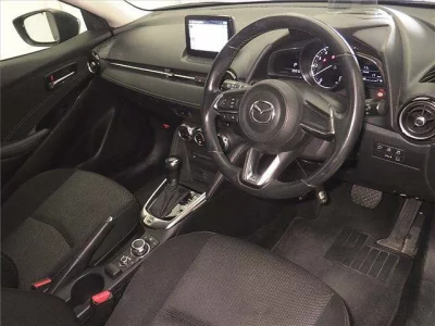 Mazda DEMIO  с аукциона в Японии