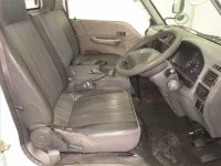 Mazda BONGO лот № 70124 оценка 3.5  с аукциона в Японии 4