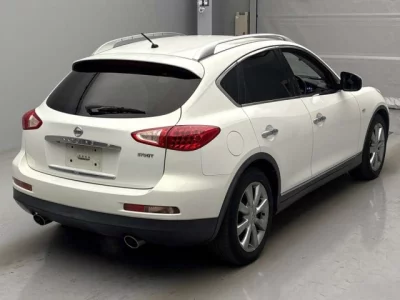 Nissan SKYLINE CROSSOVER