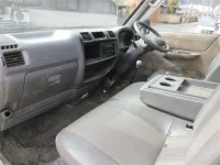 Mazda BONGO лот № 90032 оценка 3  с аукциона в Японии 3