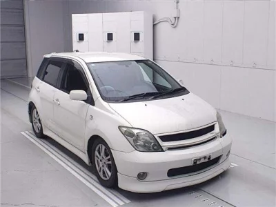 Toyota IST