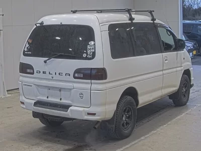 Mitsubishi DELICA  с аукциона в Японии