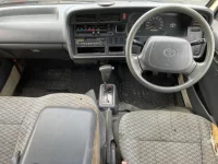 Toyota HIACE VAN лот № 20385 оценка 3  с аукциона в Японии 3