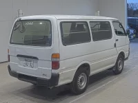 Toyota HIACE VAN лот № 20385 оценка 3  с аукциона в Японии 1