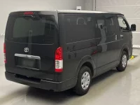 Toyota HIACE VAN лот № 62035 оценка 3.5  с аукциона в Японии 1