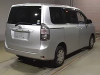 Toyota VOXY лот № 7002 оценка 3.5  с аукциона в Японии 1