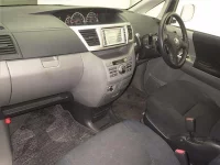 Toyota NOAH лот № 70247 оценка R  с аукциона в Японии 3