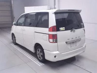 Toyota NOAH лот № 70247 оценка R  с аукциона в Японии 1