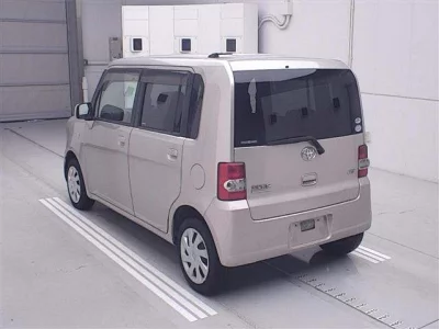 Toyota PIXIS SPACE