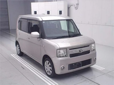 Toyota PIXIS SPACE